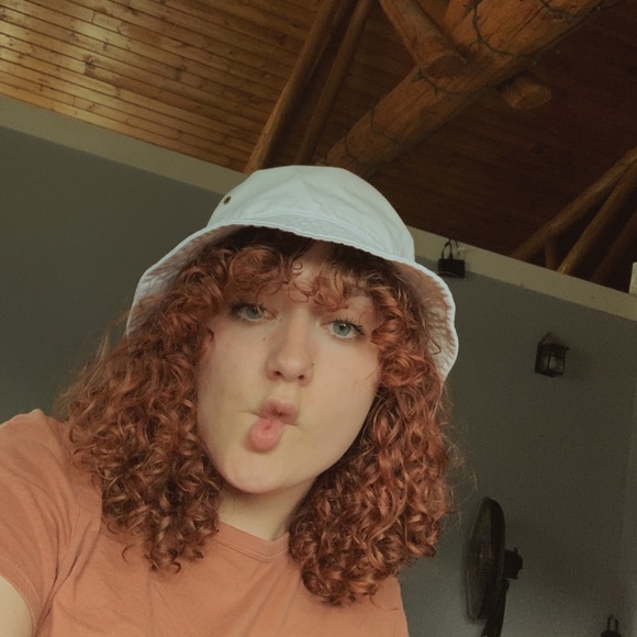 Meet your Posher, Aihsley - Picture 1 of 1